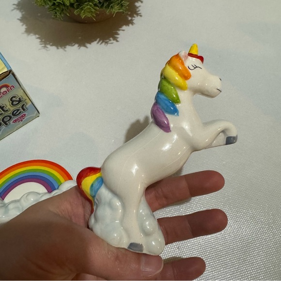 Rainbow ๐ Colorful Unicorn. salt Pepperโ Shaker Set - Picture 7 of 7